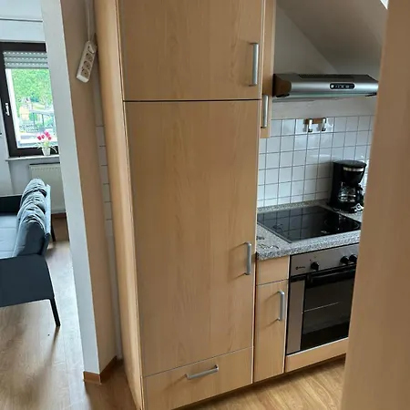 3 Mit Balkon Und Waschmaschine *